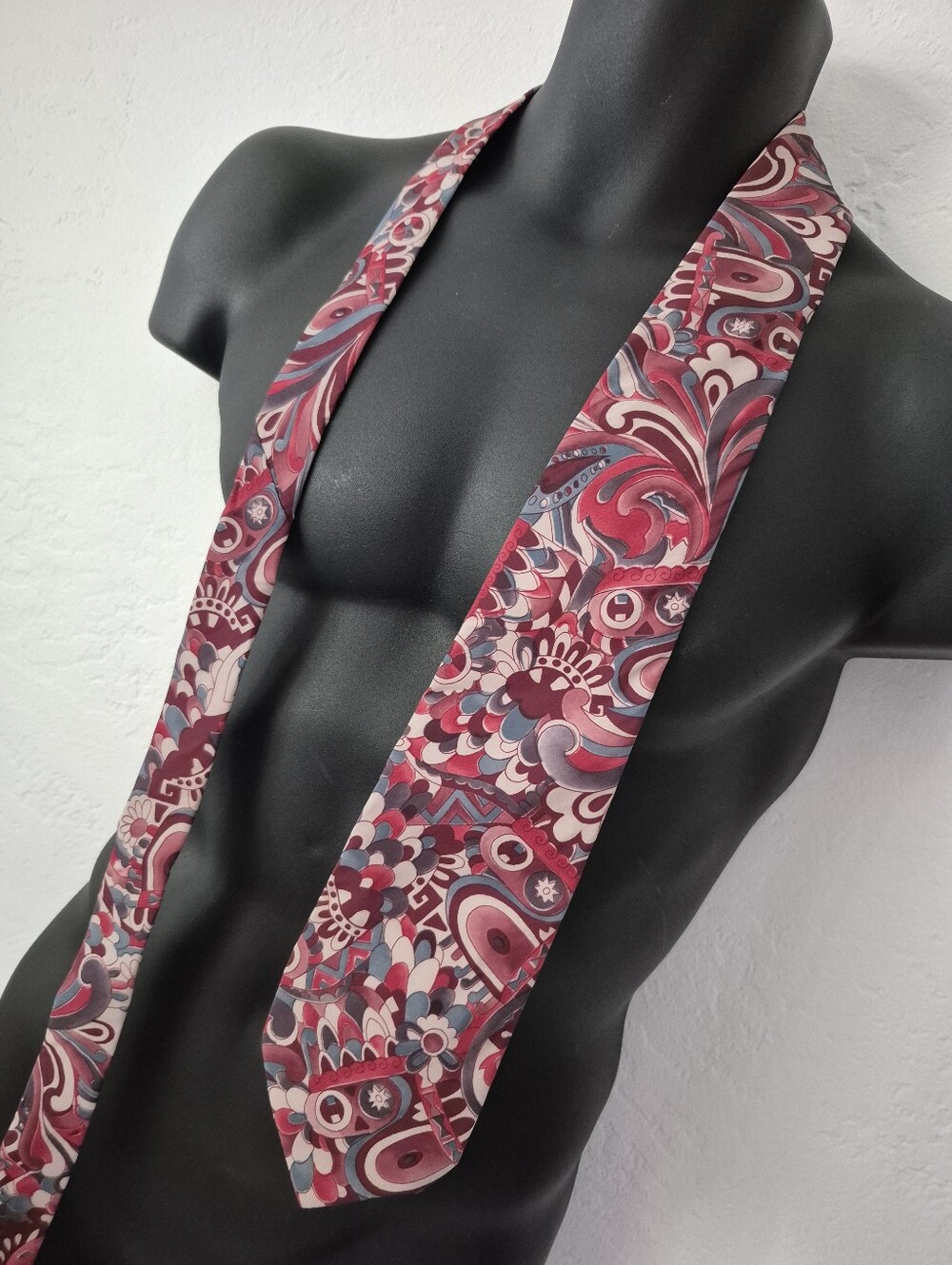 Vintage 80s Oleg Cassini Abstract Pop Pattern Burgundy Tie